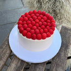 Bringebær Toppet Kake