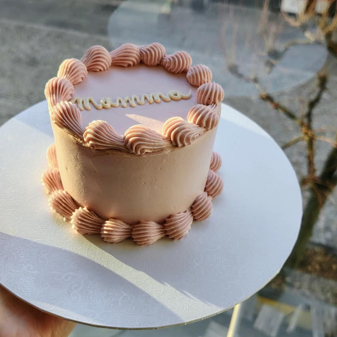 Mother's day cake from Racoon Ålesund